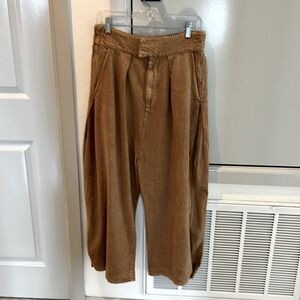Free People wide leg pant. Super comfy and flattering. Never worn.